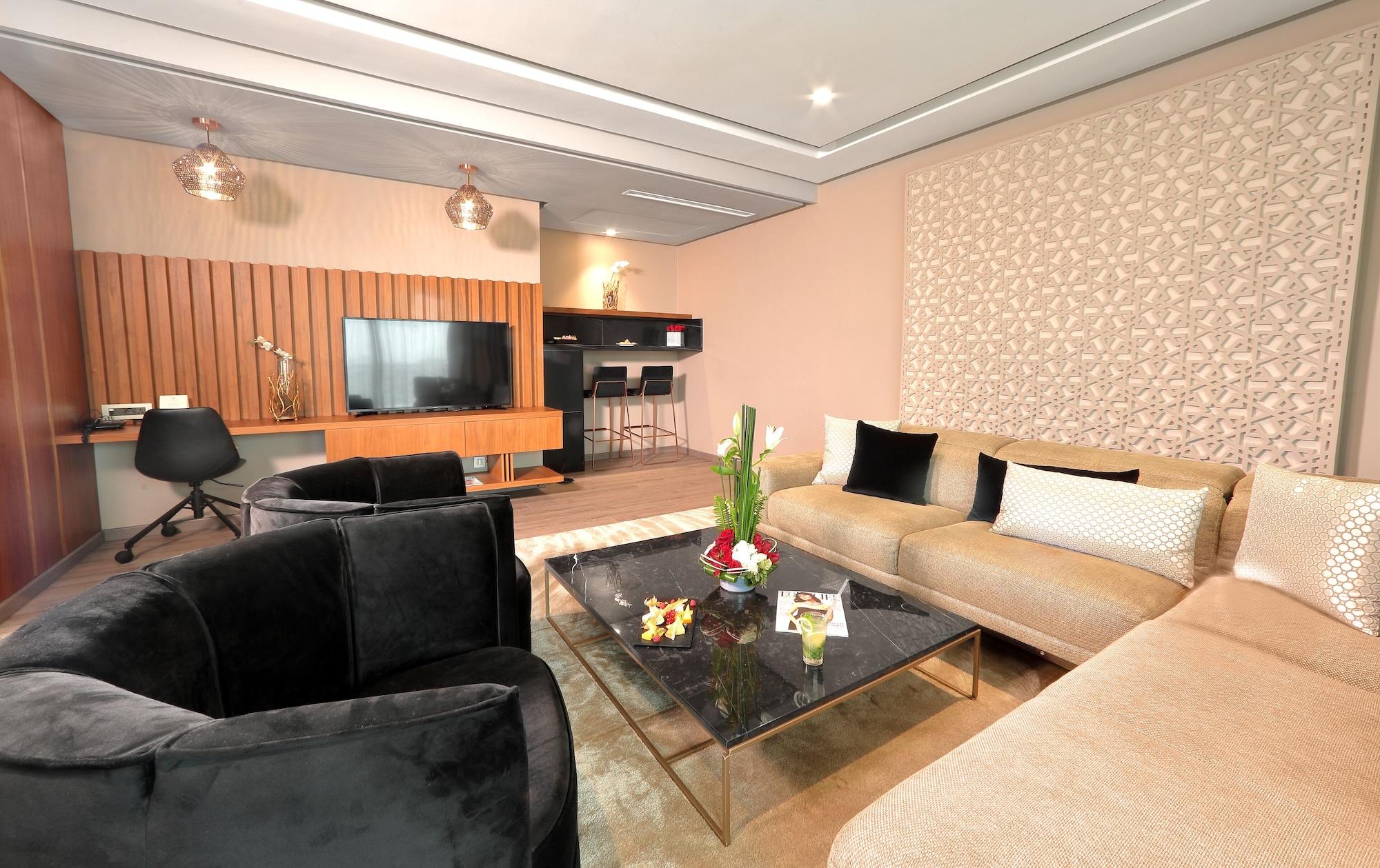 Le Palace D'Anfa Касабланка Экстерьер фото A suite at the airport